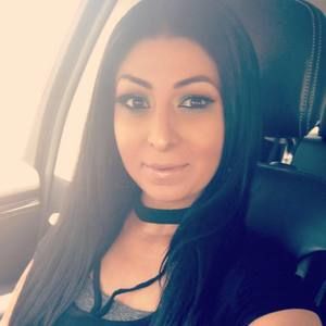 Meet your Posher, Elisa